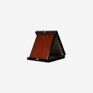 Placa con estuche de cuero