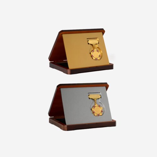 Retablos con estuche y medalla